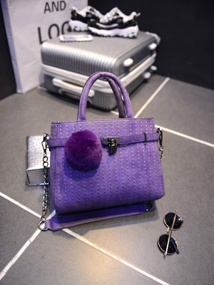 2014秋冬韓版清新兔毛球復(fù)古鏈條手提包 風(fēng)尚解析與市場探秘